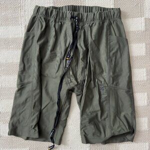 Bandit Running SuperBeam Side Pocket Half Tight Size Large Green 1st gen